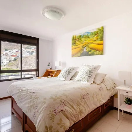 Apartment Cruz Harbor Views: Seaside Prime Location