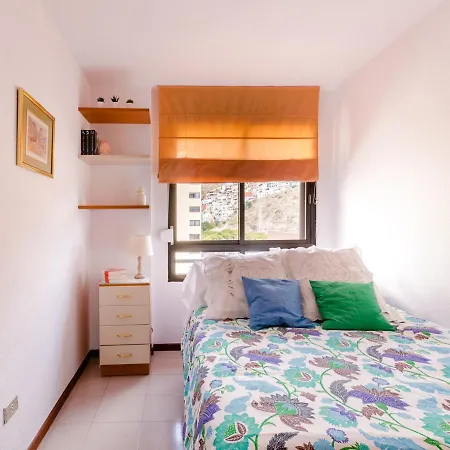 Cruz Harbor Views: Seaside Prime Location Apartament *