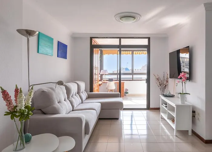 Apartment Cruz Harbor Views: Seaside Prime Location *